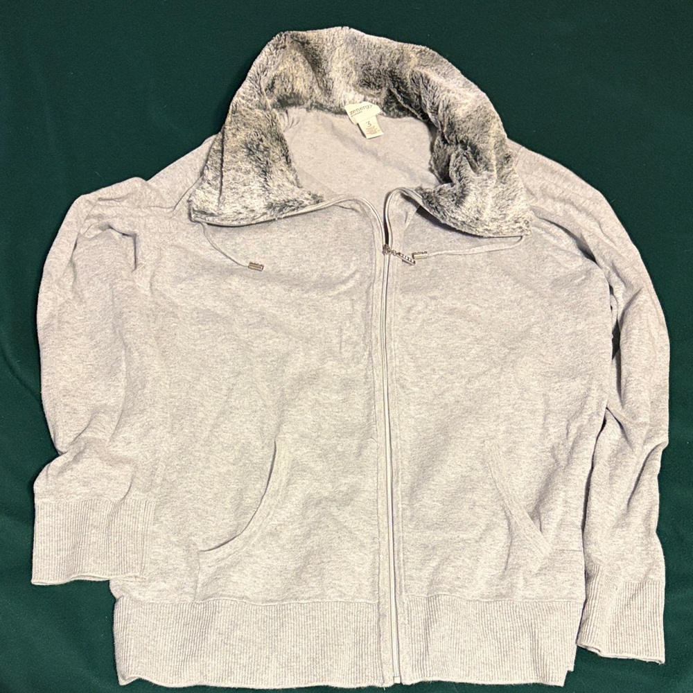 Gray Zip-Up Jacket with Faux Fur Collar. Shiny zip hang. Xxl